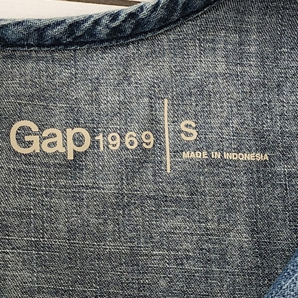 Gap 1969 Boho Denim Tunic with Floral Embroidery Size Small - Picture 2 of 9